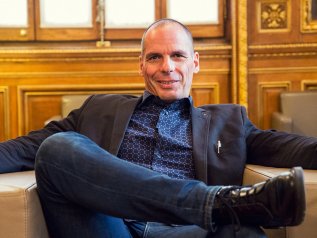 "Disobbedienza": Varoufakis lancia la nuova parola d’ordine