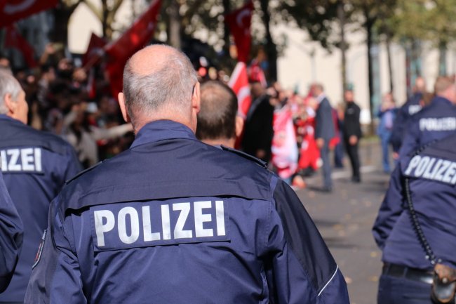 Il governo ammette: la Polizia utilizza il controverso Spyware Pegasus