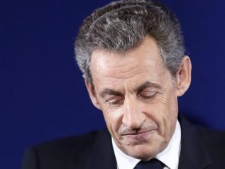 La parabola di Sarkozy: dall’Eliseo al braccialetto elettronico