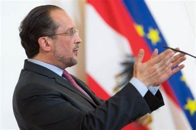 Kurz si dimette, ma resta il cancelliere ‘ombra’