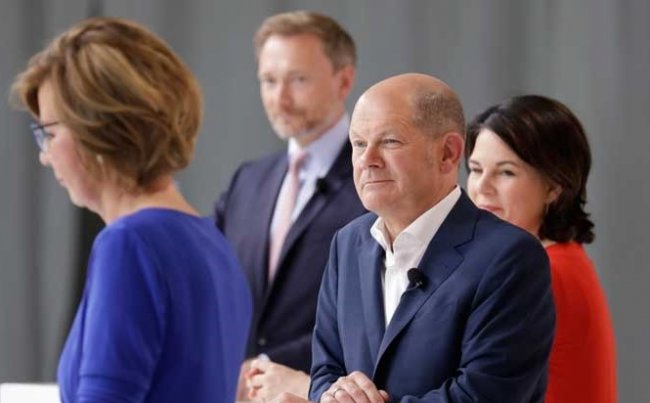 Scholz cancelliere e salario minimo a 12 euro. Il programma del governo