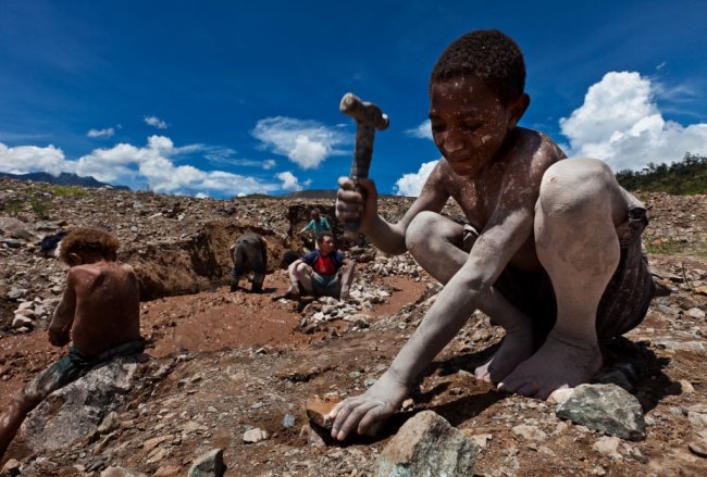 Cobalto e sfruttamento. Cinesi in fuga dal Congo