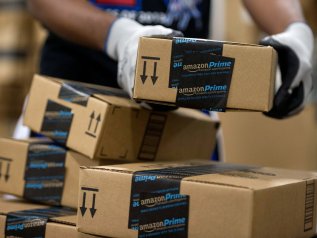 Amazon, stangata dall’Antitrust: multa di oltre 1,2 mld