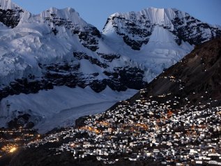 Il centro abitato più alto del mondo supera il Monte Bianco