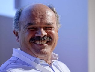 Farinetti: “Propongo di introdurre l’obbligo di agricoltura bio”