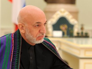 Karzai implora gli Usa: “Non congelate gli attivi della Banca centrale”