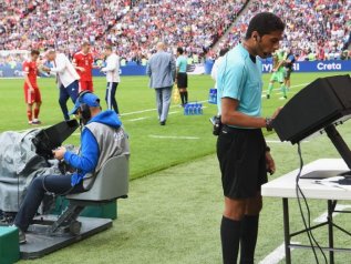 Video assistant referee, la Premier League non vuole introdurre la Var