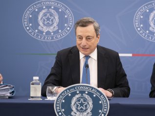 Il caso sulle origini ebraiche di Hitler, Draghi: “Da Lavrov frasi oscene”