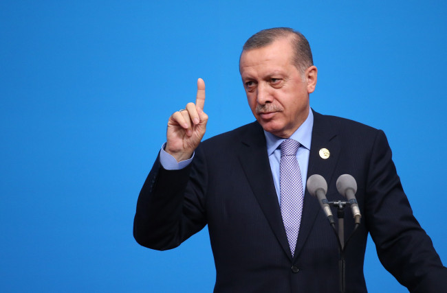 La parabola di Erdogan e il suo potere speciale. Da “dittatore” ad alleato