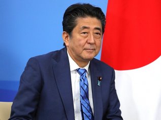 Addio all’ex premier e alla sua Abenomics