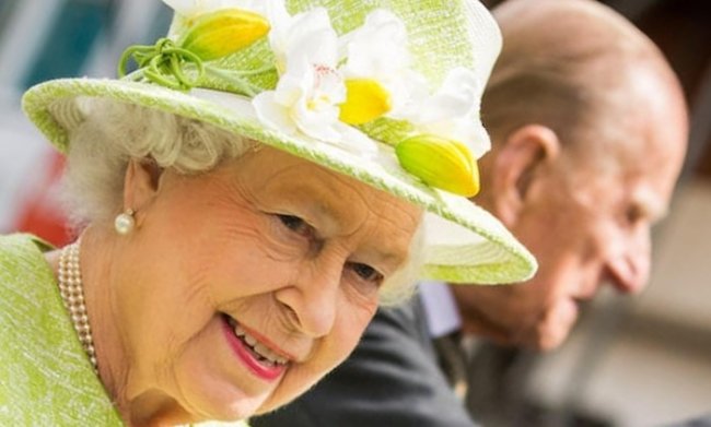 Regina Elisabetta II, una storia reale lunga 70 anni: da Churchill a Truss