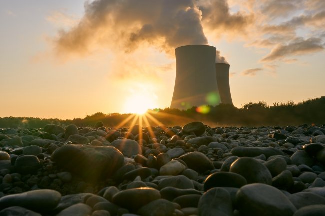 Parigi potrebbe fermare l’export di energia elettrica all’Italia per 2 anni