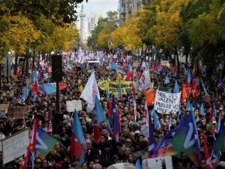 Si allarga la protesta: tornano i gilet gialli?