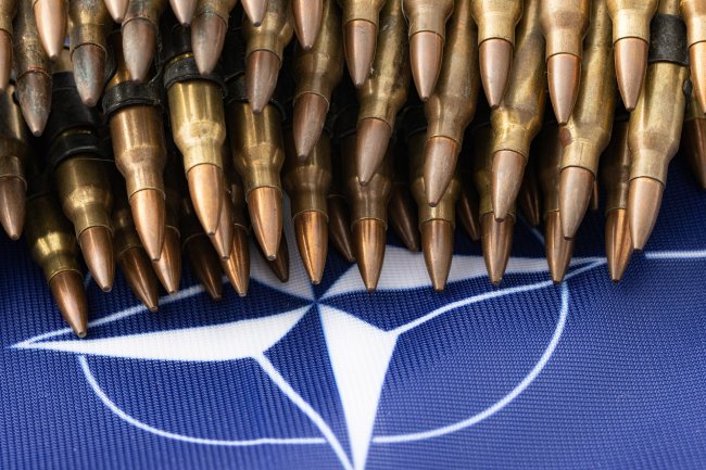 2/3 dei Paesi Nato hanno esaurito le scorte di armi
