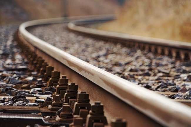 Aerei vietati per le tratte brevi se c’è il treno