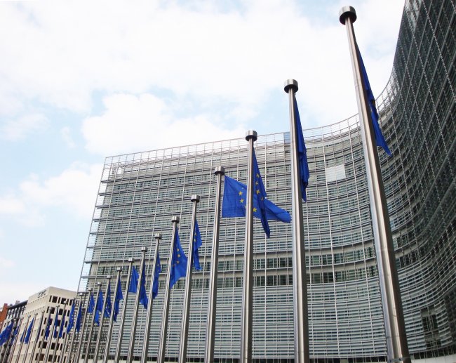Bruxelles promuove i conti ma boccia le misure su Pos, multe e contante