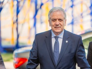 Qatargate. Avramopoulos tira in ballo Ursula von der Leyen