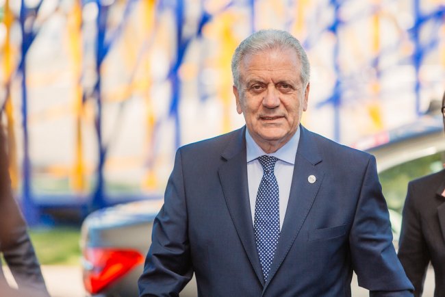 Qatargate. Avramopoulos tira in ballo Ursula von der Leyen